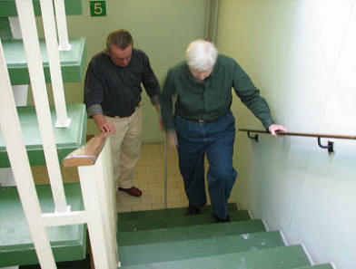 mark stair PT Patricia Walter's Hip Resurfacing with Dr. De Smet 2006